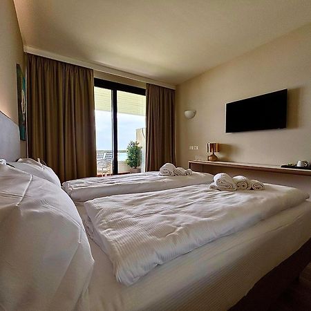 Hotel Aquila D'Oro Desenzano Desenzano del Garda Buitenkant foto