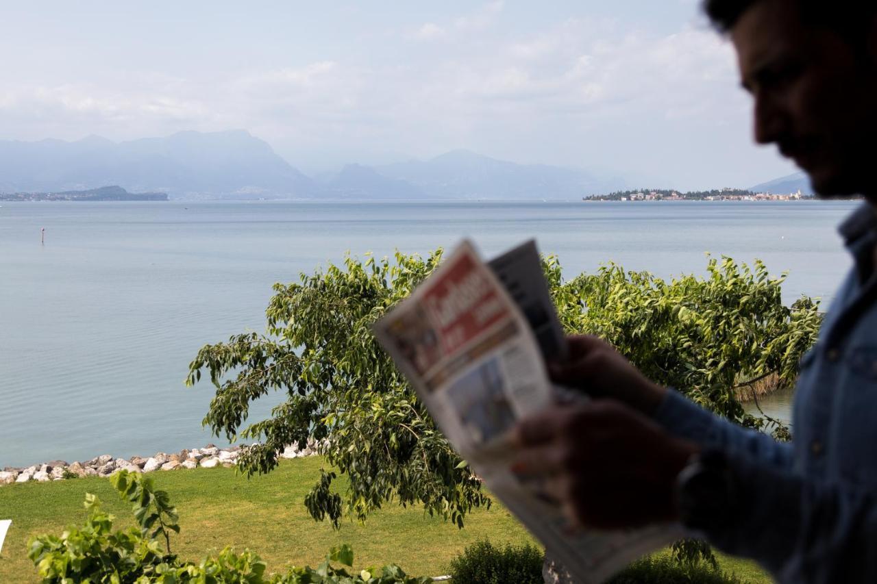 Hotel Aquila D'Oro Desenzano Desenzano del Garda Buitenkant foto