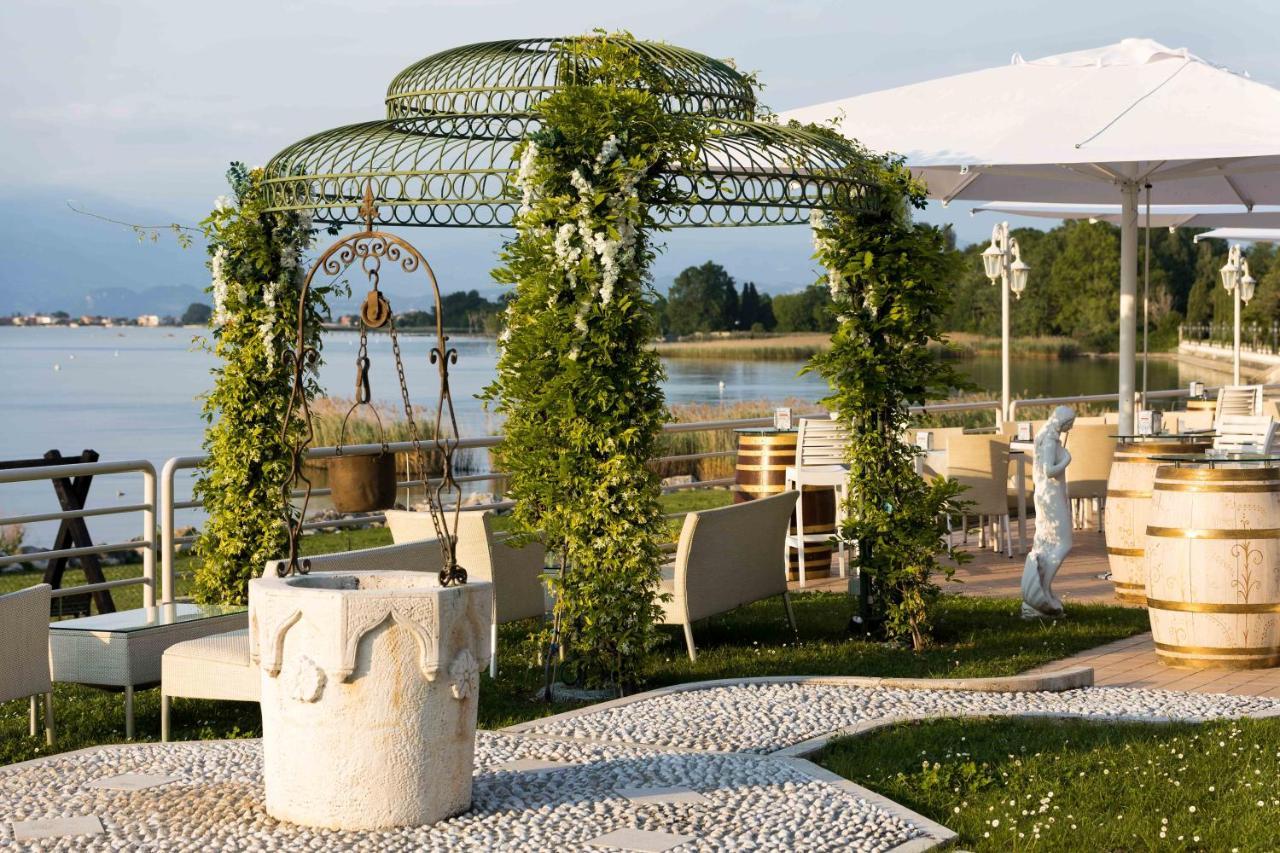 Hotel Aquila D'Oro Desenzano Desenzano del Garda Buitenkant foto