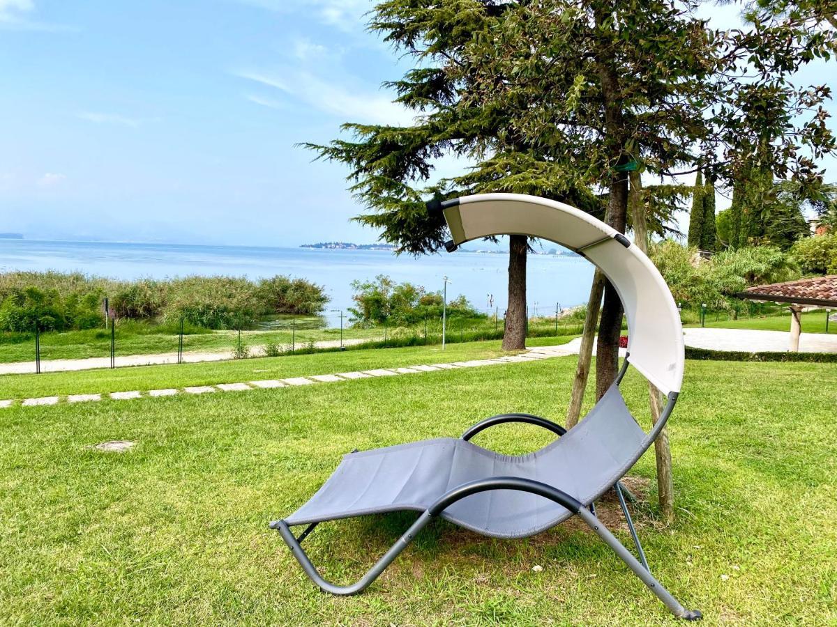 Hotel Aquila D'Oro Desenzano Desenzano del Garda Buitenkant foto