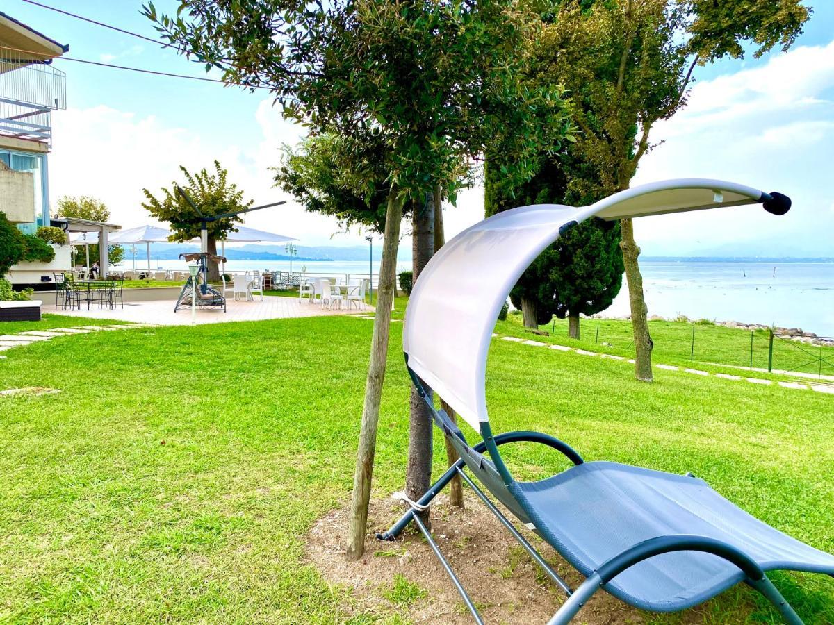 Hotel Aquila D'Oro Desenzano Desenzano del Garda Buitenkant foto