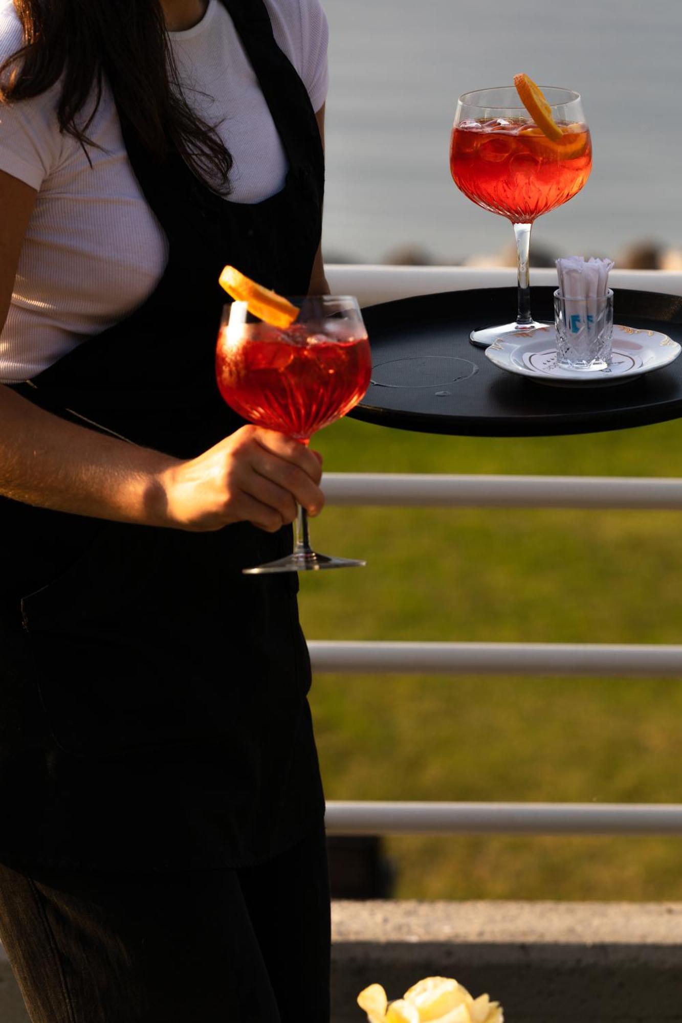 Hotel Aquila D'Oro Desenzano Desenzano del Garda Buitenkant foto