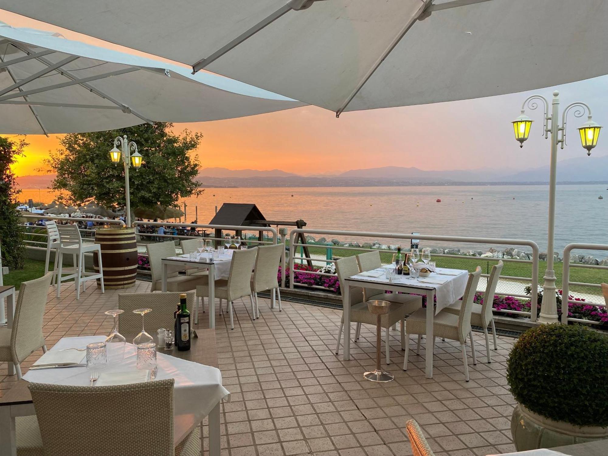 Hotel Aquila D'Oro Desenzano Desenzano del Garda Buitenkant foto