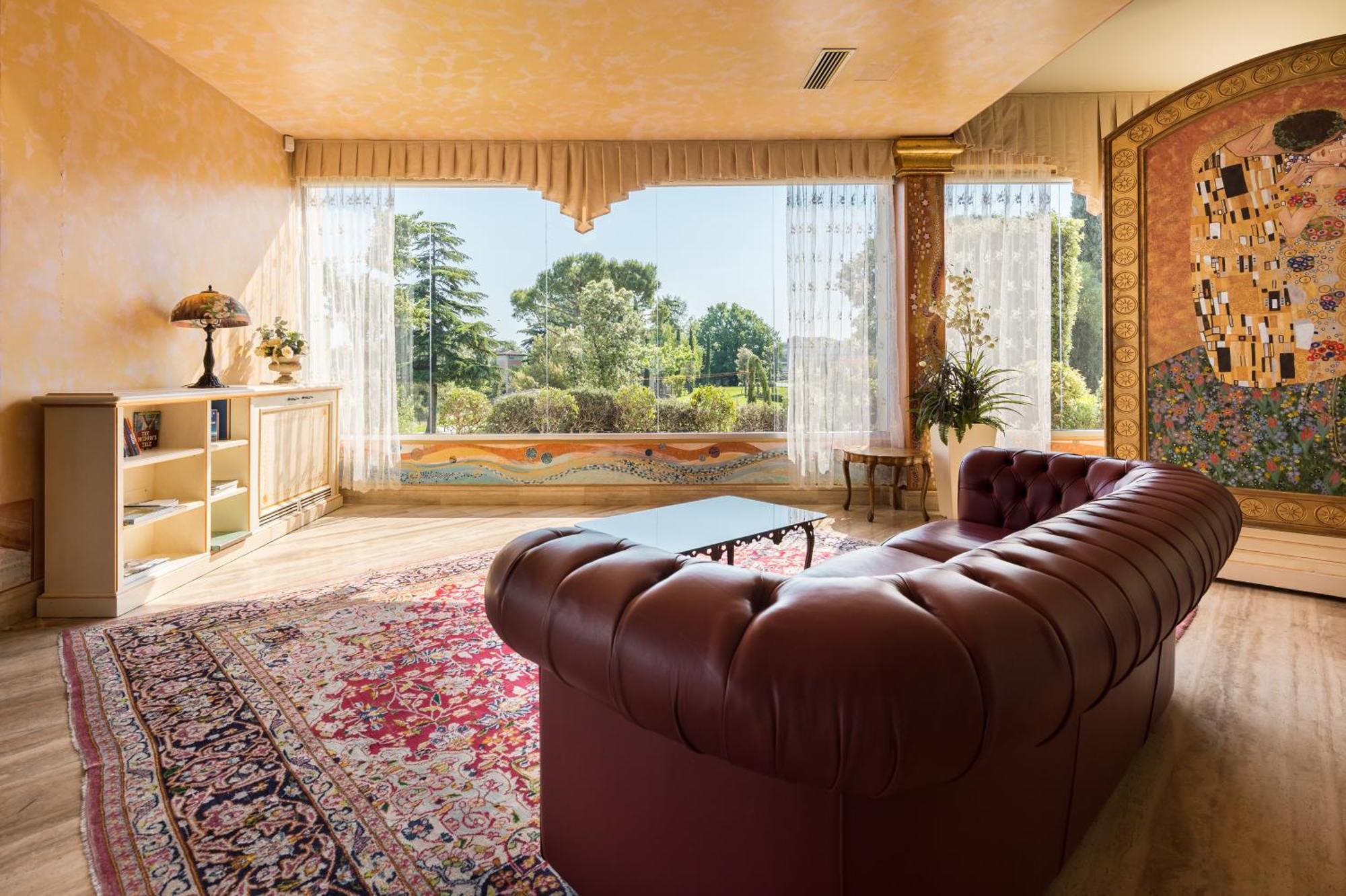 Hotel Aquila D'Oro Desenzano Desenzano del Garda Buitenkant foto