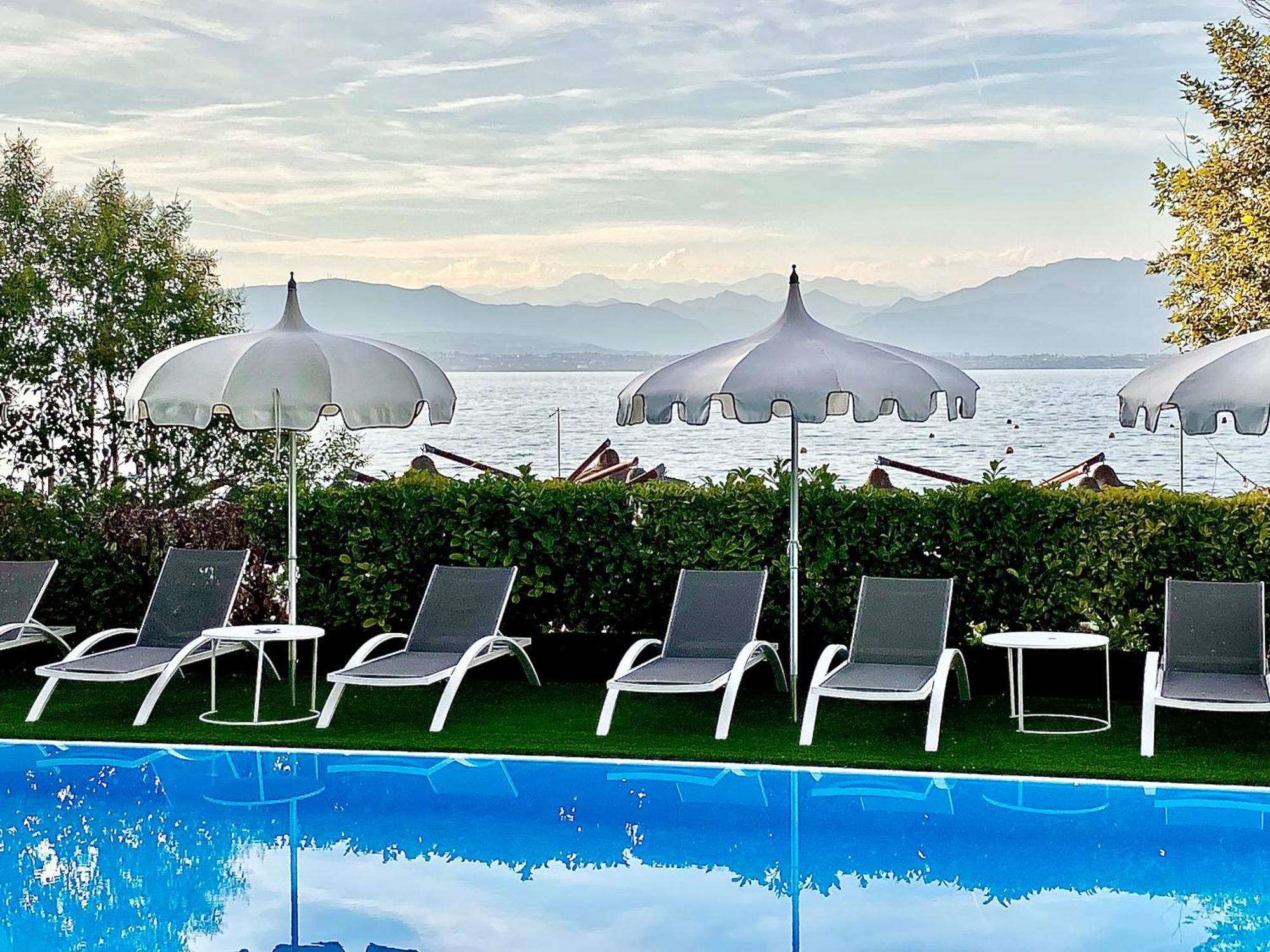 Hotel Aquila D'Oro Desenzano Desenzano del Garda Buitenkant foto