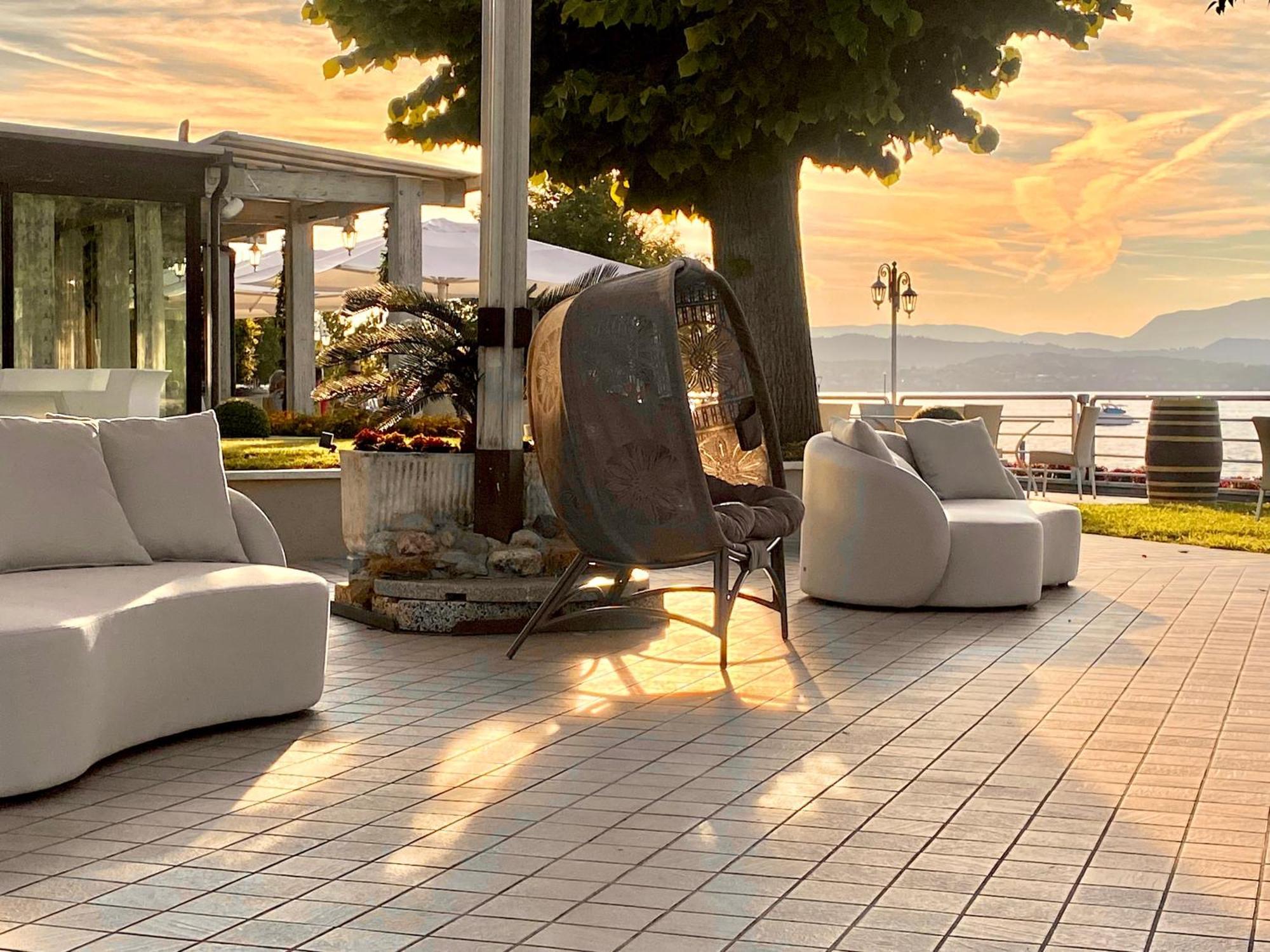 Hotel Aquila D'Oro Desenzano Desenzano del Garda Buitenkant foto